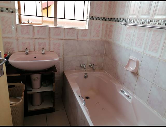 3 BEDROOM HOUSE FOR SALE IN TLHABANE WEST